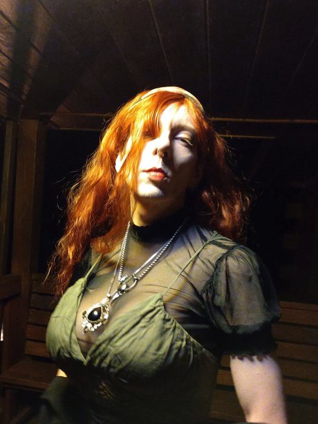 Sara Nous nude model pictures