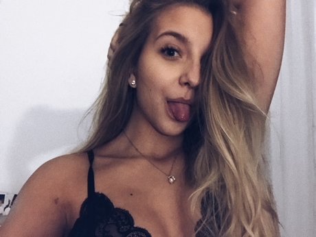 Sarah Nehy pornstar sex photos