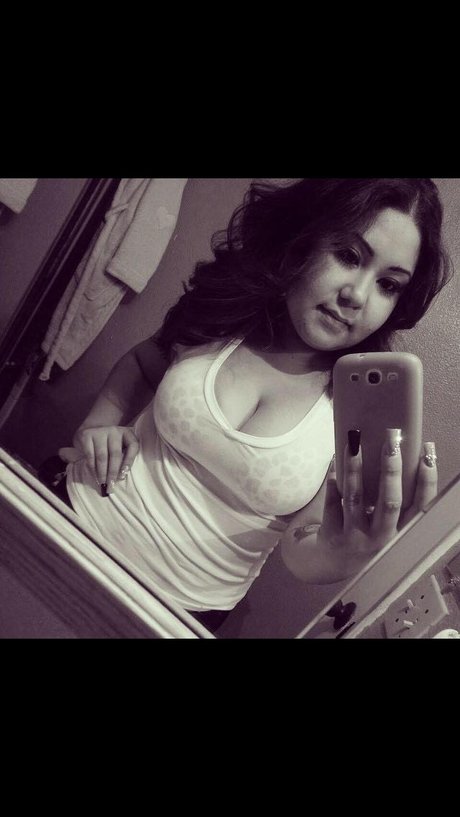 Sarai Valenzuela sexy actress archive