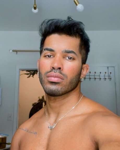 Sandro Saints pornstar erotic pic