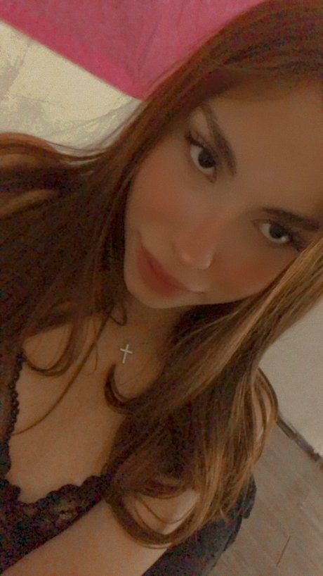 Sandra Paola pretty star picture