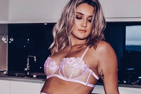 Samantha Adams model nudes pic