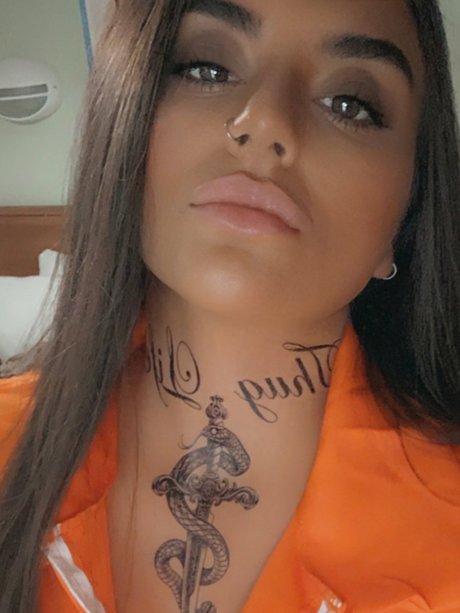 Santina Gomez model nude pictures