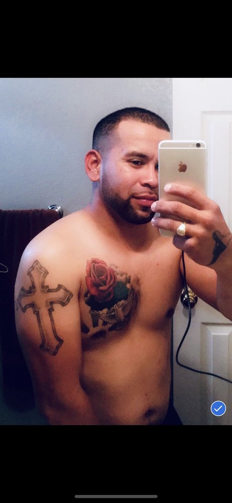 SaintV star adult photo