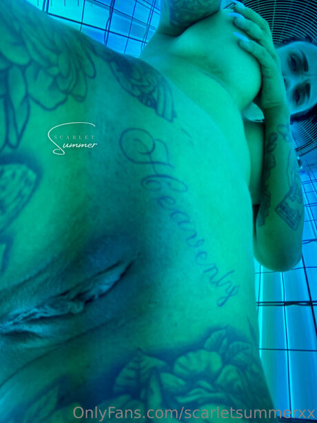 Scarlet Summer nude actress image