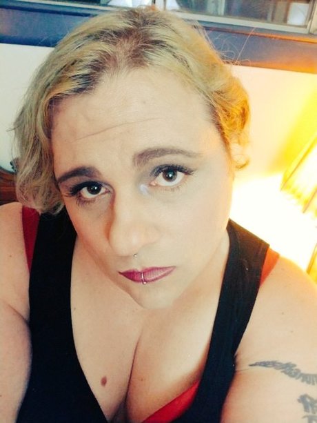 Scarlet Filth top model photos