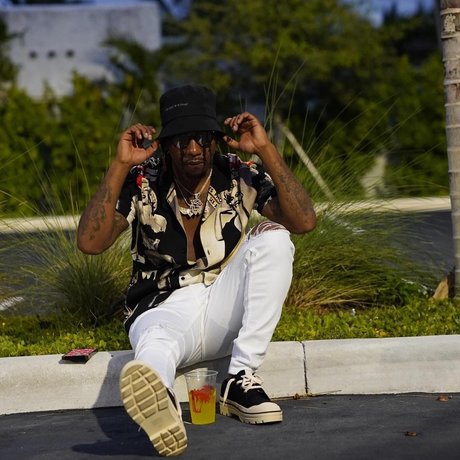 Runwitbangi art actress photo