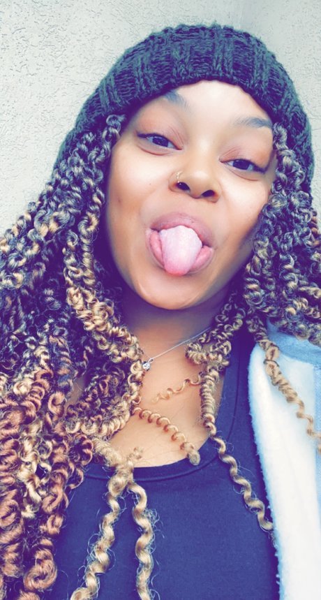 Audauvi M beautiful model pics