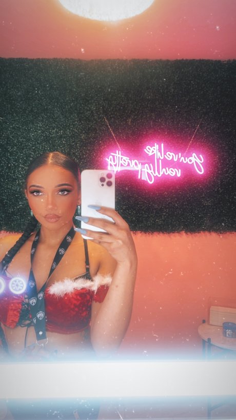 KarmaKlouds porn model images