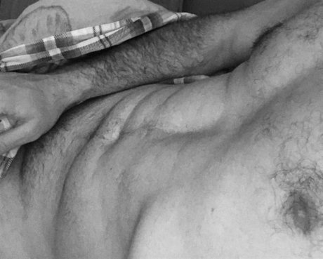 Your Hero star naked pic