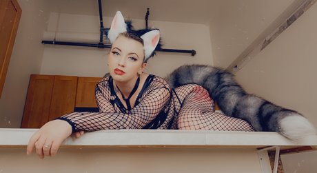 MissMandyMourning model top pic