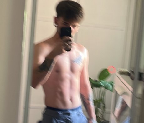 Yantiiito top model image