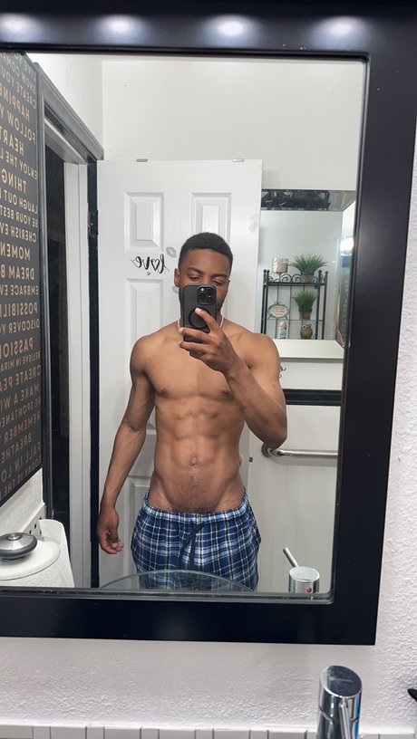 ZavierD erotic model image