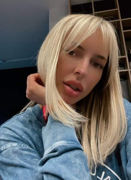 Yana Avramenko free model pic