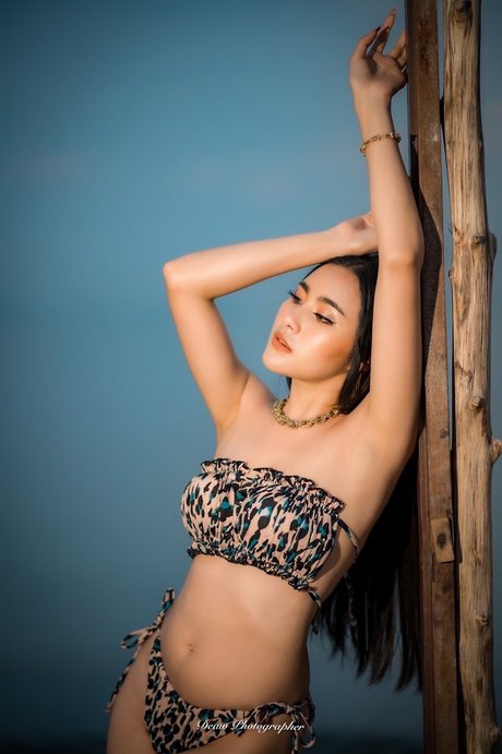 YayingYM model exclusive pics