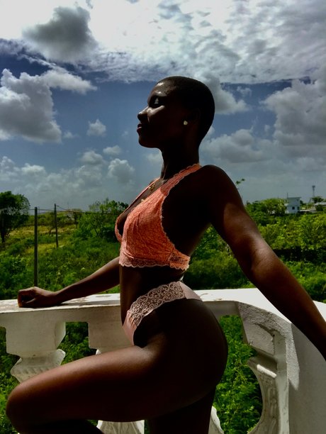 _Yessie Cookies_ model high quality photo