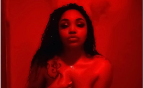 Starr Divine model art picture