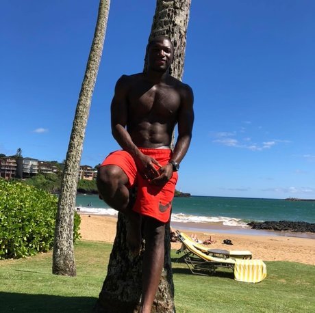 Starts with B free model pic