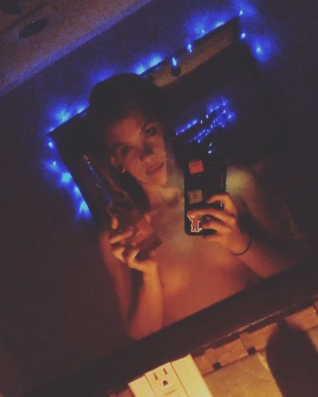 Tezzbare pornstar image