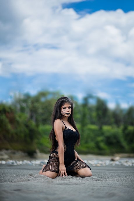 Tamara Le n star naked picture