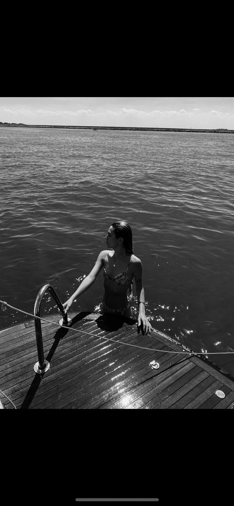 Matilde nude model archive