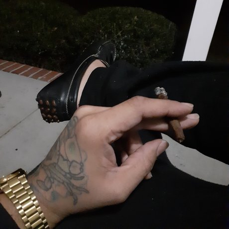 YZ TTG ENT star naked images