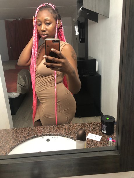 Growthqueen porn actress img