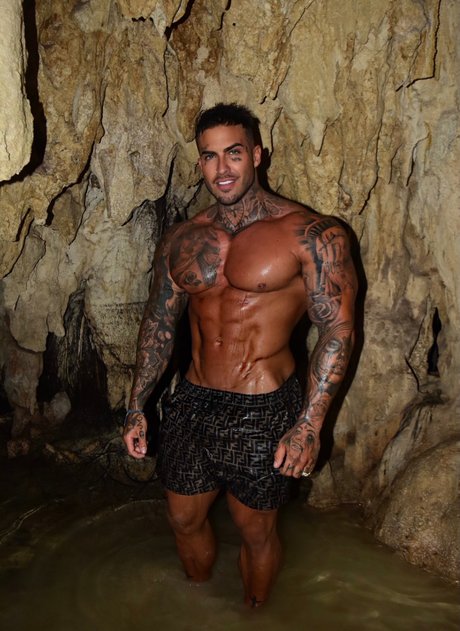 TROYBOY PRIVATE_ model best photos