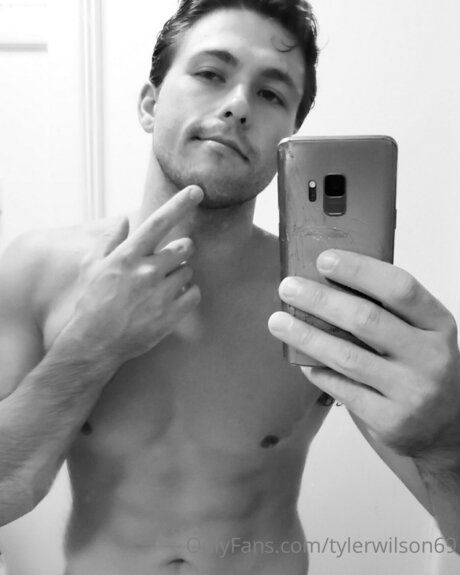 Tyler Wilson perfect model image