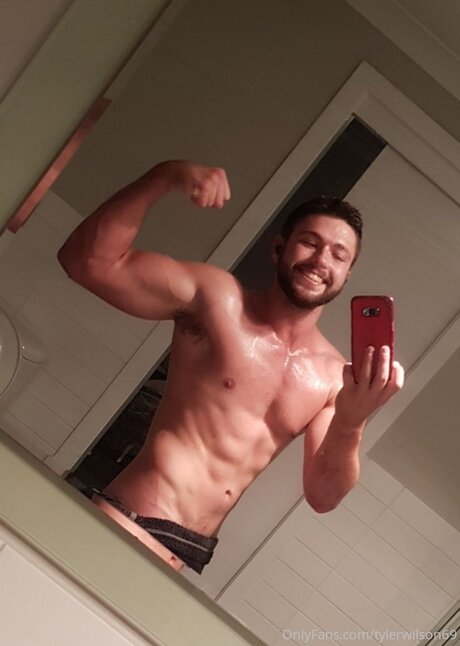 Tyler Wilson star nudes img