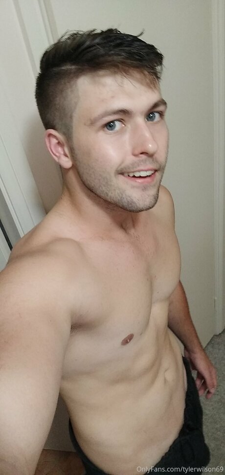 Tyler Wilson sex model photos