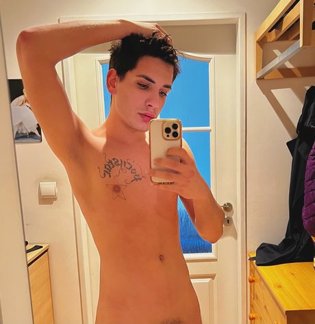 _Tyler Scott_ best model images