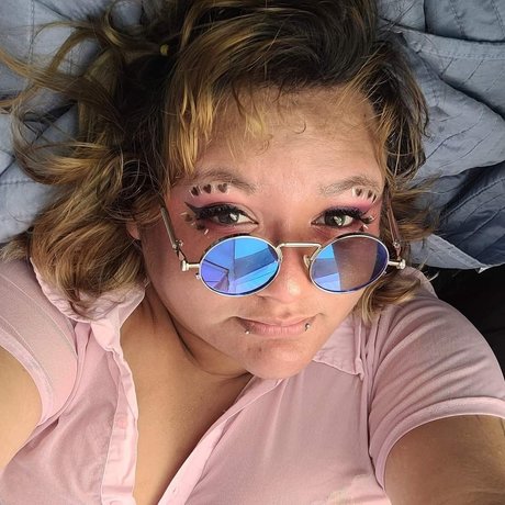 Twotriyin beautiful pornstar pic