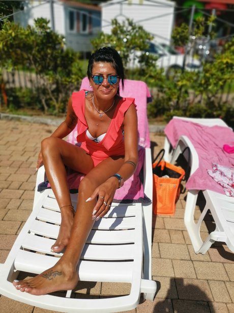 Niky88 model hot pic