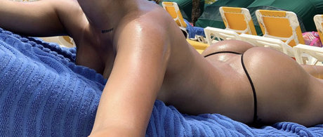 Naomi Taylor adult model picture