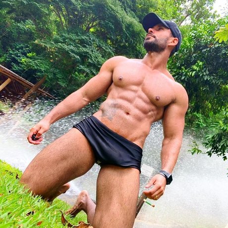 Romullo Px art model photos