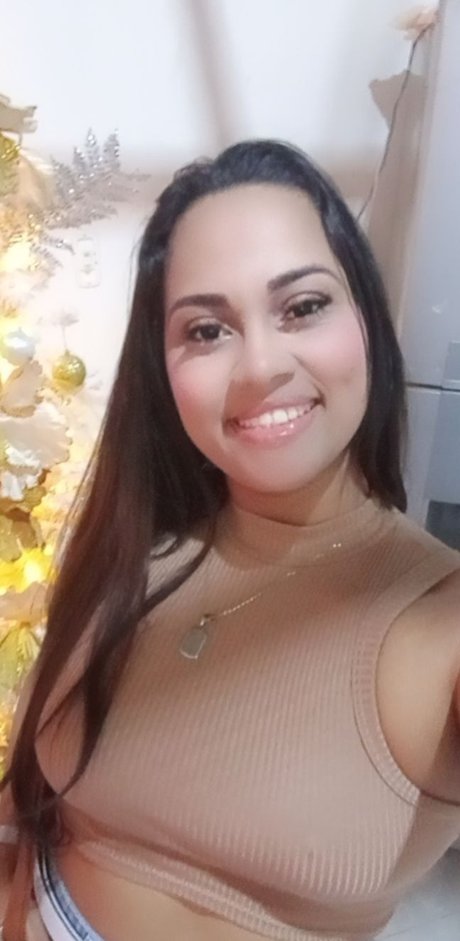 Eira Luces pretty model image