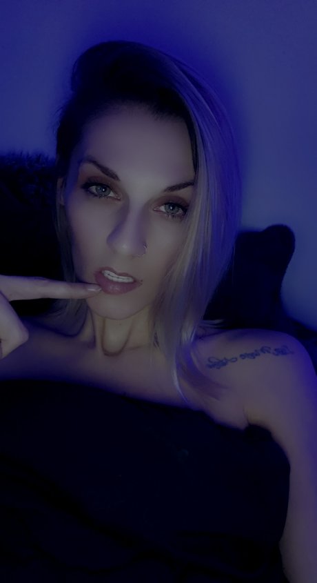 Harley Monet art star archive