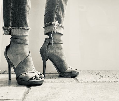 Foot Fetish 365 beautiful model image