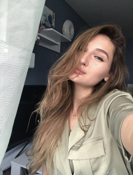 Ilona Korona model naked pictures