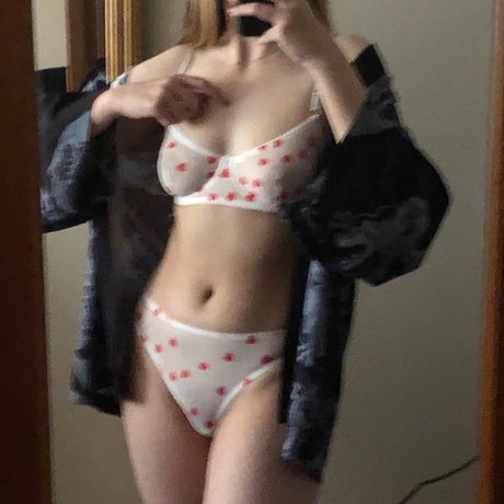 Makiko_ star naked images