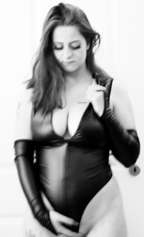 Lucyrose free pornstar photo