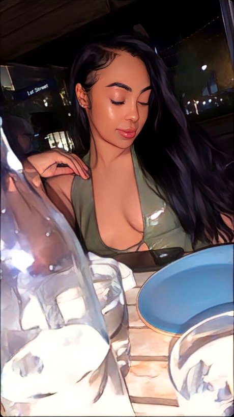 Honey Jar pornstar beautiful images