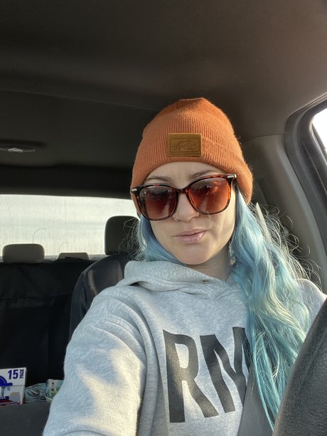 Horny Hippy xxx pornstar pic