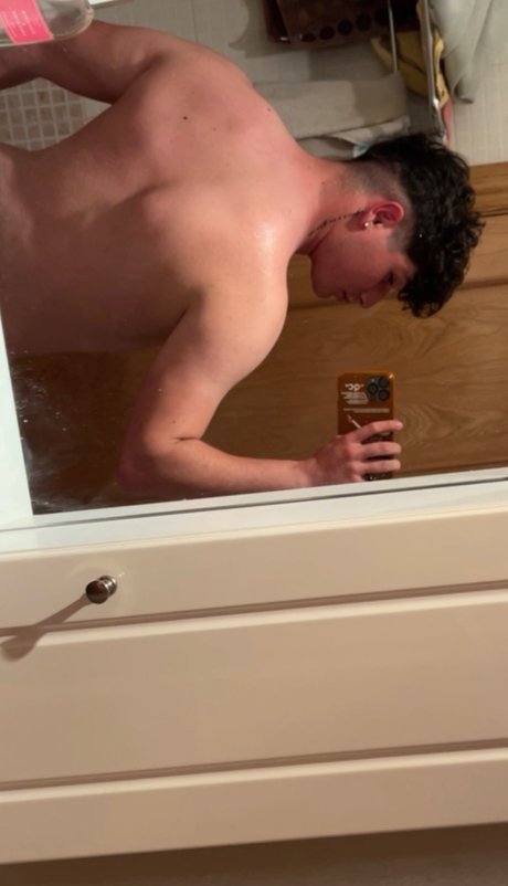 Parysitooo adult model pic