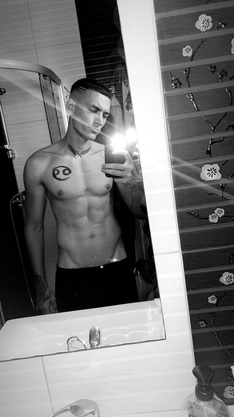 Paris Homer exclusive star galleries