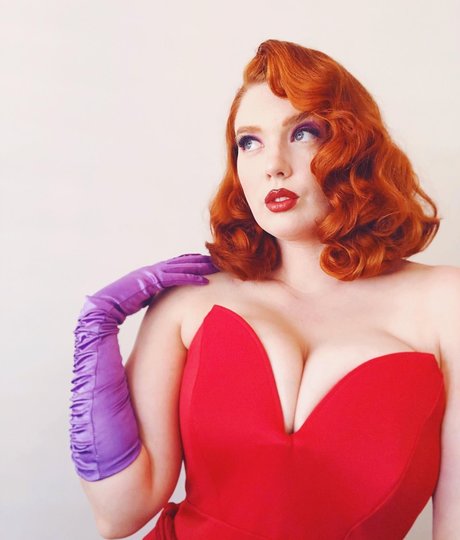 Paris Burns xxx pornstar galleries