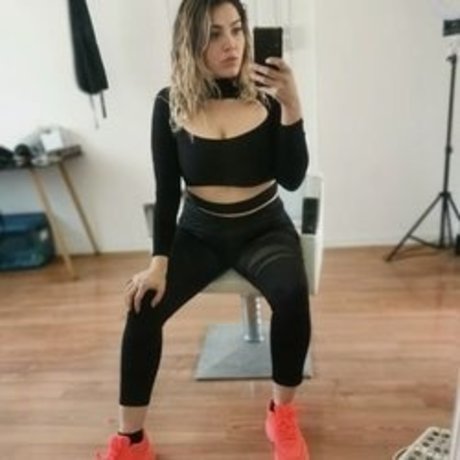 Lucyestrelladelamancer perfect pornstar img