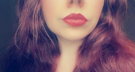 Red and Curvy model pornographic pics