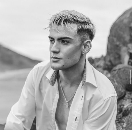 Joshua Allport Free star top gallery